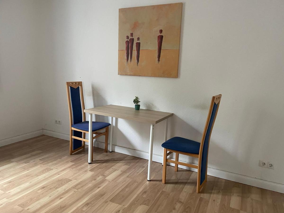 Homestay Schoenes Einfaches Zimmer Im Belebten Zentrum