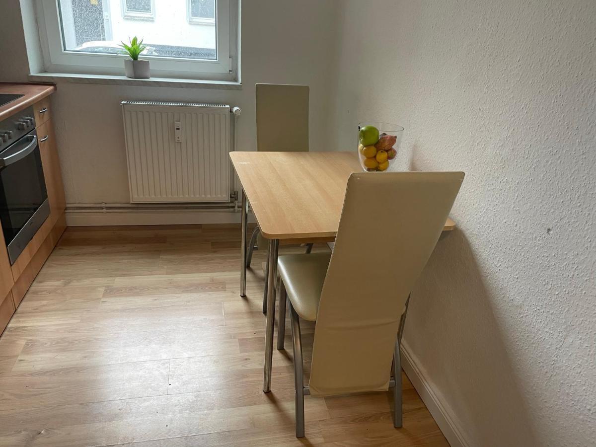 Schoenes Einfaches Zimmer Im Belebten Zentrum Homestay Wilhelmshaven