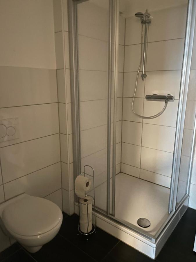 Schoenes Einfaches Zimmer Im Belebten Zentrum Homestay